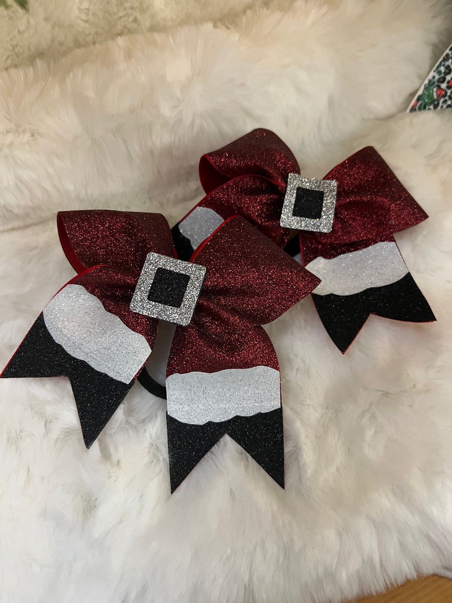 Throwin' Bows Mini Santa Bow